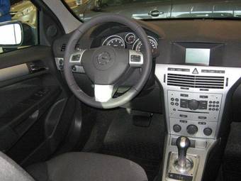 2009 Opel Astra Photos