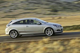 2009 Opel Astra Photos