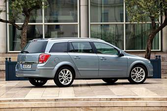 2009 Opel Astra Photos
