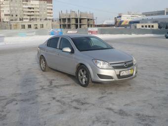 2010 Opel Astra Photos