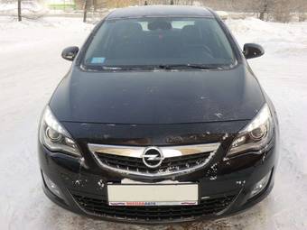 2010 Opel Astra Photos