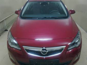 2010 Opel Astra Photos
