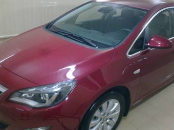 2010 Opel Astra Pictures