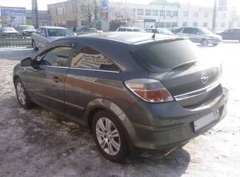 2010 Opel Astra Pictures