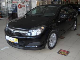 2010 Opel Astra Photos