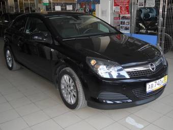 2010 Opel Astra Photos