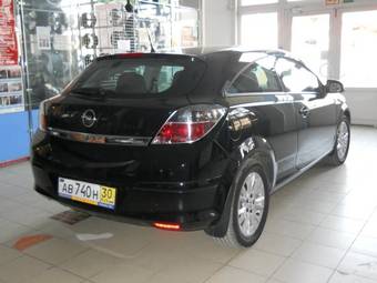 2010 Opel Astra Photos