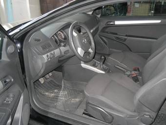 2010 Opel Astra Wallpapers