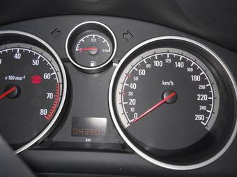 2010 Opel Astra Images