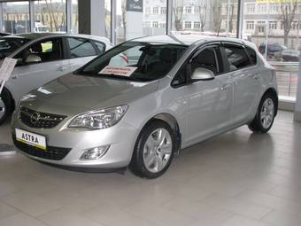 2010 Opel Astra Images