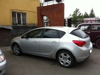 2010 Opel Astra Photos