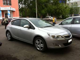 2010 Opel Astra Pictures