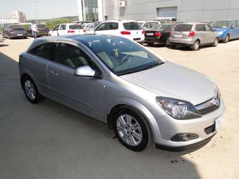 2010 Opel Astra Photos