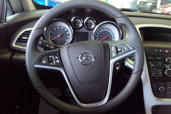2011 Opel Astra Wallpapers