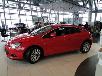 2011 Opel Astra Photos