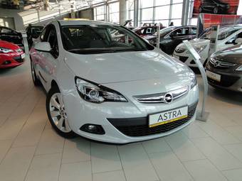 2011 Opel Astra Photos