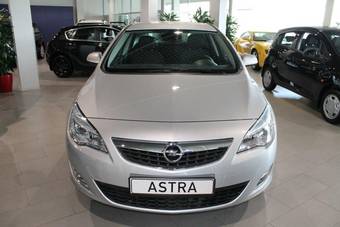 2011 Opel Astra Images