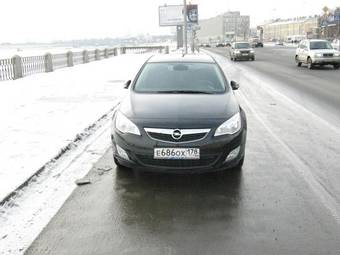 2011 Opel Astra Photos