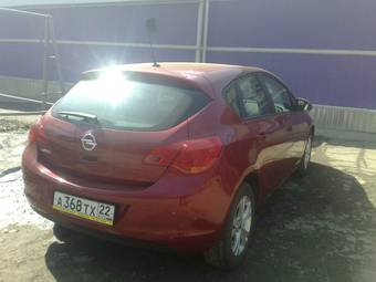 2011 Opel Astra Photos