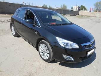 2011 Opel Astra Pictures