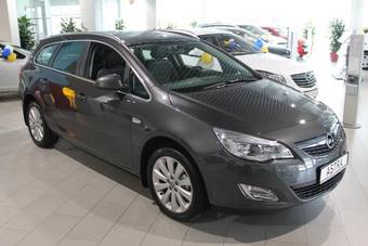 2012 Opel Astra Photos