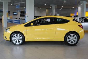 2012 Opel Astra Pictures