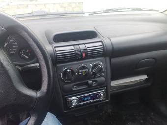 2000 Opel Corsa Pictures