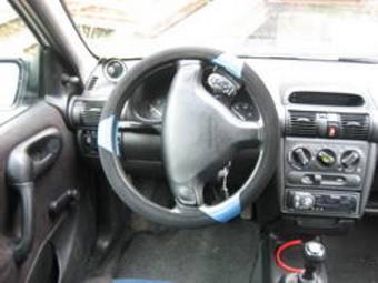 2000 Opel Corsa Pictures