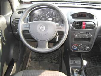 2002 Opel Corsa Pictures