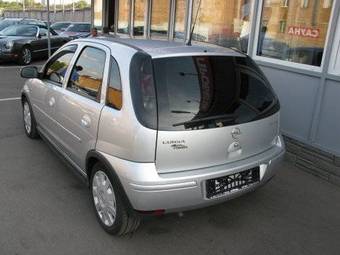 2004 Opel Corsa Pictures