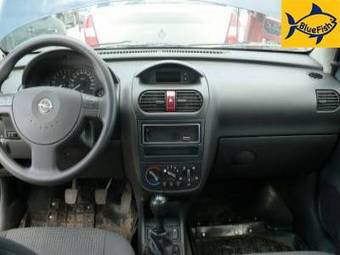 2004 Opel Corsa Pictures