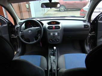 2004 Opel Corsa Pictures