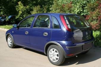 2004 Opel Corsa Pictures