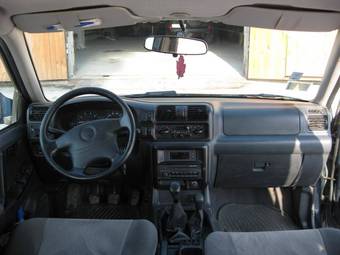 2002 Opel Frontera Pictures
