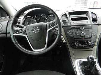 2010 Opel Insignia Images