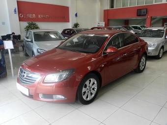 2010 Opel Insignia Photos
