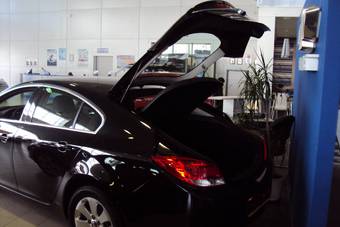 2011 Opel Insignia Wallpapers