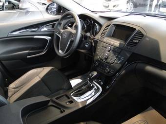 2011 Opel Insignia Photos