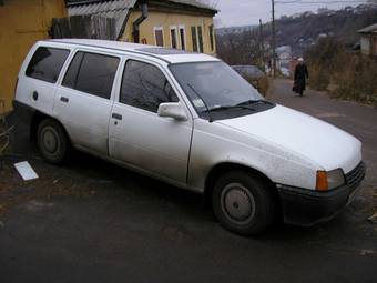 1985 Opel Kadett Photos