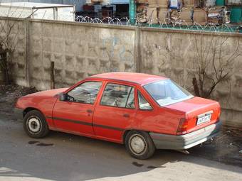 1986 Opel Kadett Pictures