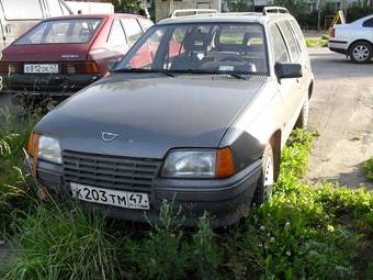 1988 Opel Kadett Pictures