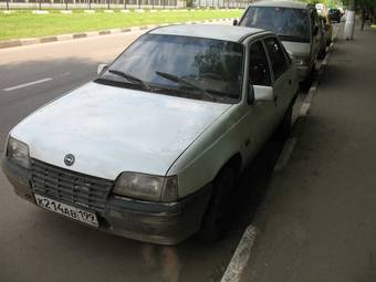 1990 Opel Kadett Photos