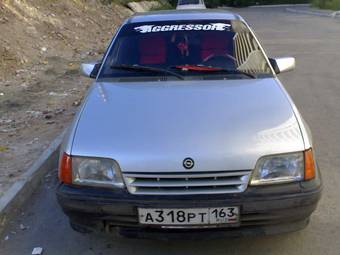 1990 Opel Kadett Pictures