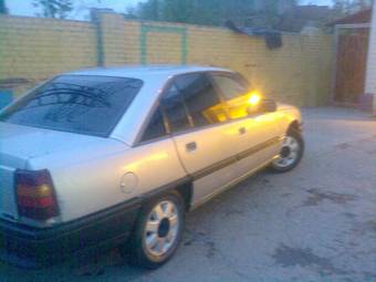 1986 Opel Omega Photos
