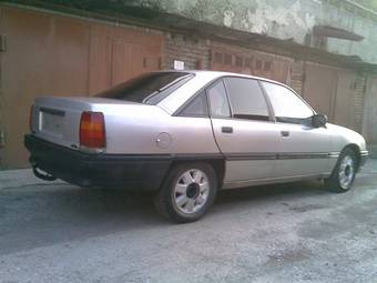 1987 Opel Omega Pictures