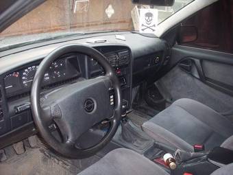 1988 Opel Omega Pictures