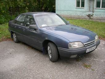 1989 Opel Omega Pictures