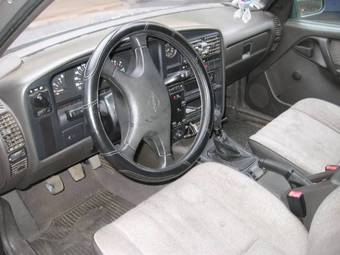 1989 Opel Omega Photos