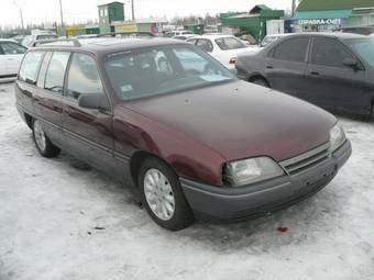 1990 Opel Omega Pictures