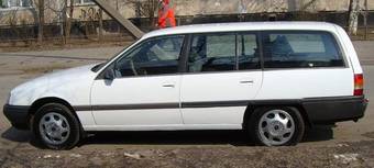 1990 Opel Omega Pictures